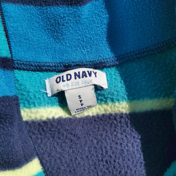 Old Navy Performance Fleece 1/4-zip - Picture 3 of 3